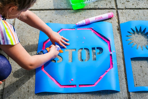 Author and content creator Rebecca Green shows how to create your own sidewalk chalk mural. Sidewalk art is a fun and creative way to make art and is the perfect family outdoor activity. Learn more!