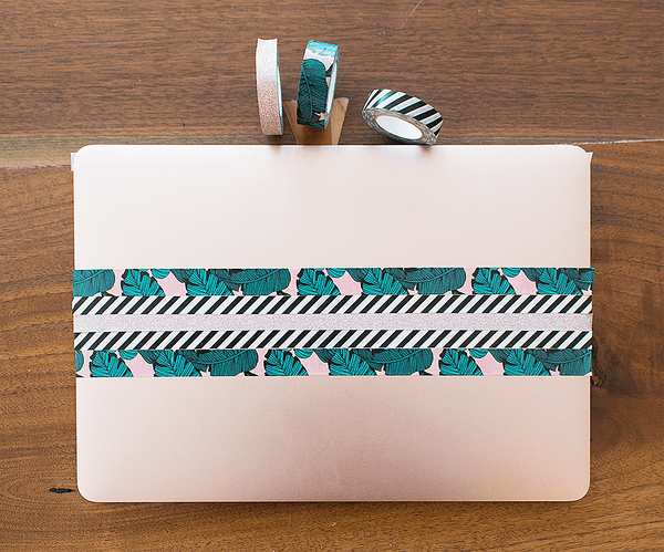 Check out Yoobi's latest DIY tips for styling your laptop. These fun idea's using colorful and printed washi tape is sure to get you tons of attention whether your a student or teacher. When you buy, Yoobi gives.